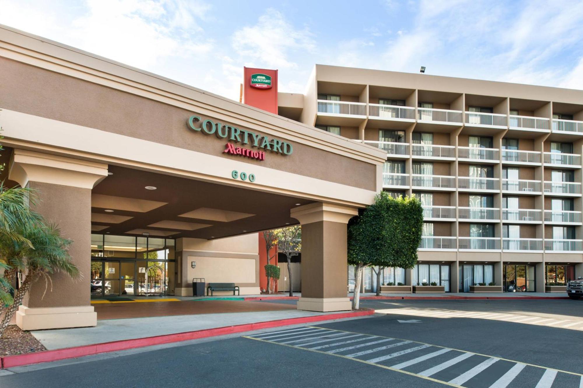 Courtyard By Marriott Oxnard/Ventura Hotel Exterior photo